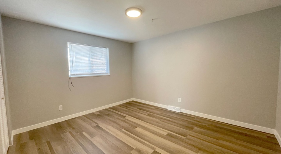 Brand new remodeled 3 bed duplex! Small fenced yard!