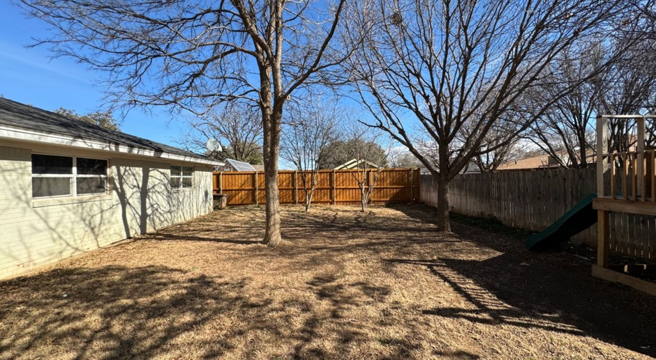 Beautiful 4 Bed 2.5 Bath in South Lubbock!