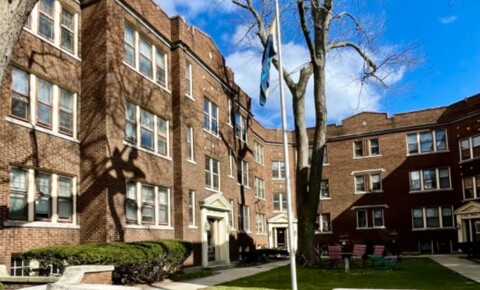 Apartments Near DeVry University-Wisconsin 2518 N Lake Dr. for DeVry University-Wisconsin Students in Milwaukee, WI