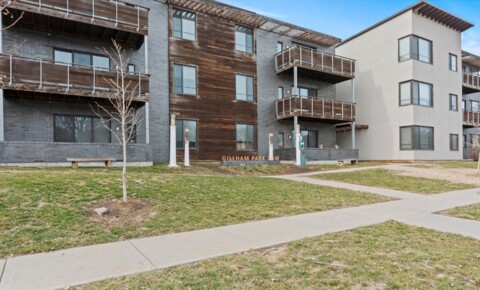 Apartments Near Metro CC Gillham Park Row for Metropolitan Community College Students in Kansas City, MO