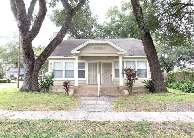Houses Near Cozy 2BR/1BA Duplex in South Tampa Plant HS District with Covered Parking