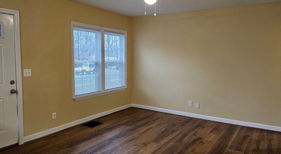 DON'T MISS this Remodeled 2 bedroom convenient to Downtown Chattanooga, Mall and Interstate with Garage, Fence and all the amenities!