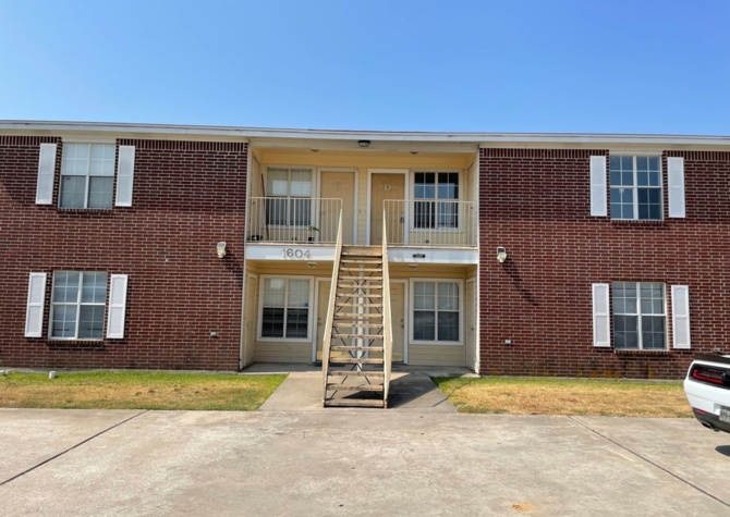 Apartments Near AVAILABLE NOW!