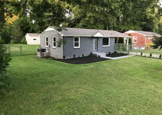 Houses Near 2BR/1BA in beautiful Old Hickory location!