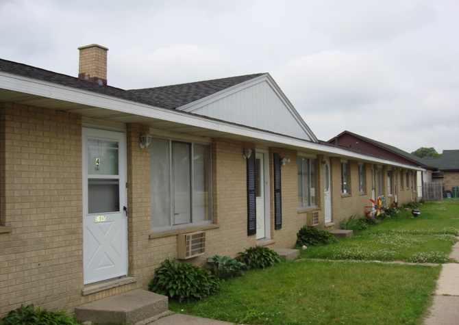 Houses Near Must See apartment in Belleville!!!