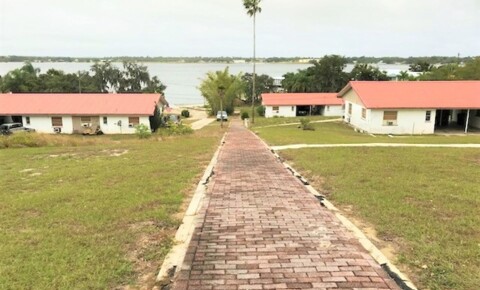 Houses Near Warner Ready for immediate move in ! 1/1 in Babson Park for Warner University Students in Lake Wales, FL