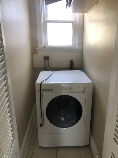 Lovely 2 Bedroom Apartment 2nd Floor Private Home- Washer- H/HW Incl. Yonkers