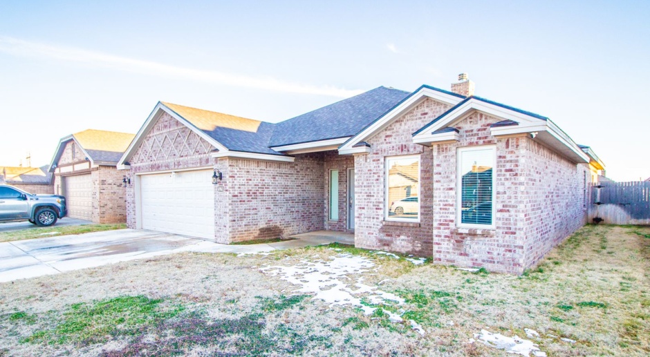Furnished or Unfurnished!!!  3/2/2 Luxury Home in Frenship ISD with Hot Tub Pre-Leasing for Summer!