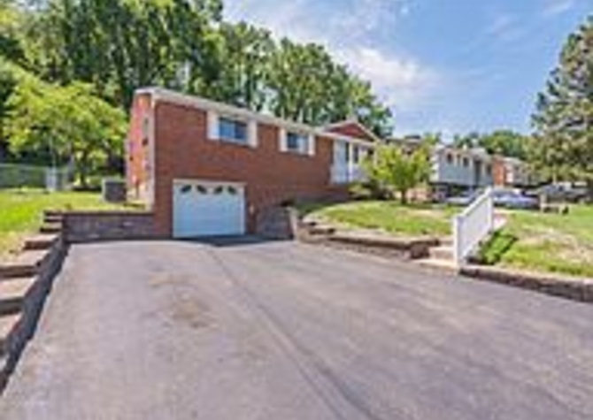 Houses Near Charming 3 bedroom home in Pittsburgh Move in Ready
