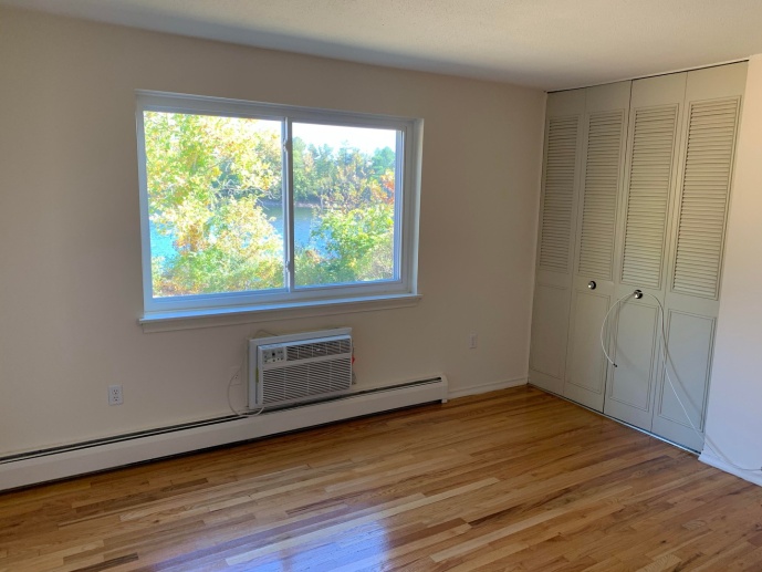Lakeview 1 BR