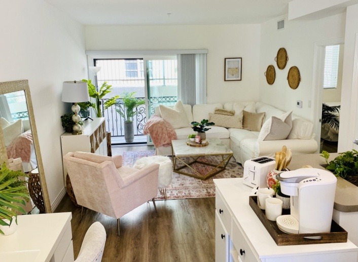 One-bedroom Apartment in Westwood for Summer 2022!