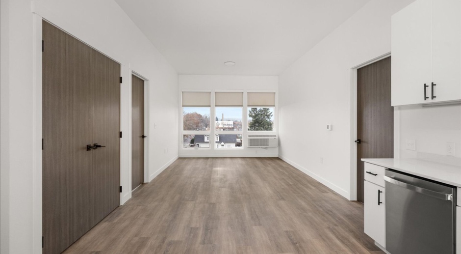Modern Brand New Apartments with Views / Gym / in unit laundry