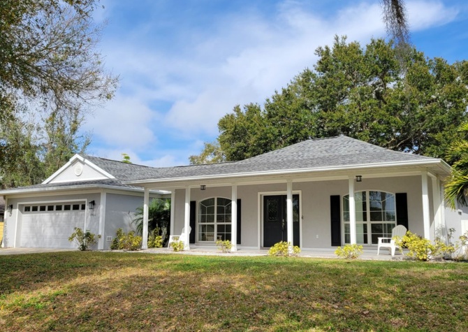 Houses Near Annual unfurnished 3/2 SFH pool home in Sarasota Golf Club Colony