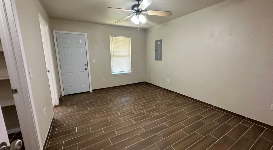 3 BEDROOM 2 BATHROOM DUPLEX - MUSTANG SCHOOL DISTRICT!!! *****SPRING SPECIAL*****REDUCED RATE OF $1245.00 OR $500.00 OFF FIRST FULL MONTH AT $1295.00*****